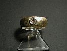 DSCN0818 750 Gelbgold Bandring, mattiert mit 960er Platinfassung, 20g schwer, für einen rose/cognacfarbenen Brillianten von 0,56 cts.
