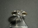 DSCN0822 Prinzesscutsolitär, ligth brown, lupenrein, 2,07cts in einer 960er  Platinfassung in einem 22 kt GG/Pt Rundring

